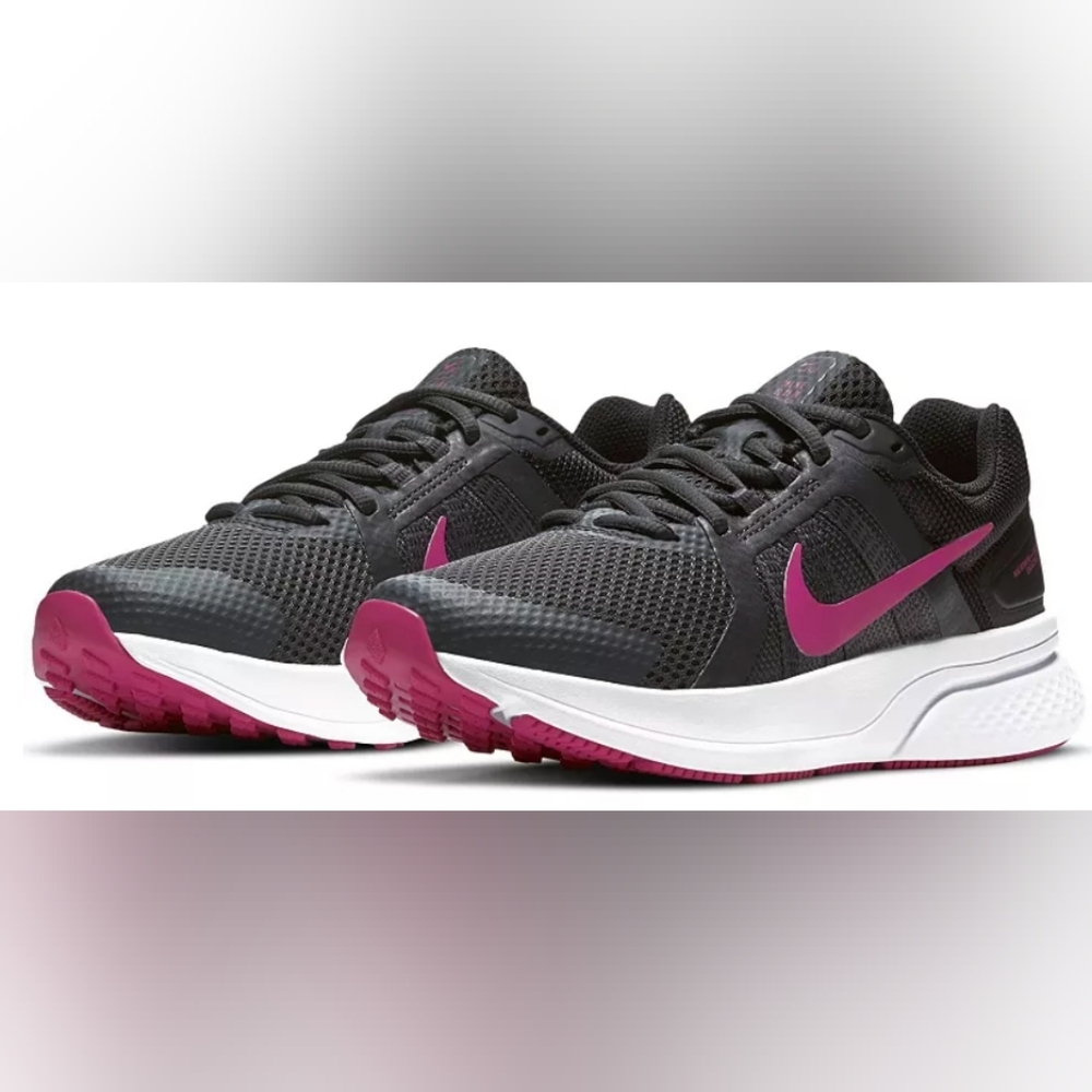 Nike Wmns Run Swift 2 Wide 'Dark Smoke Grey Fireberry' Sneakers Size 9 NWOT $85 - Picture 2 of 10